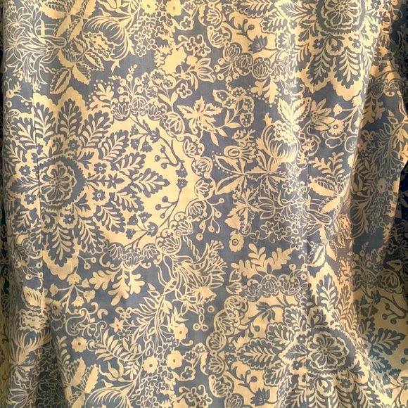 Talbots Button down Blouse is So pretty, 3/4 sleeves, stretch fabric, my fave! - Picture 6 of 8